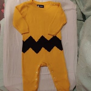 Baby gap Peanuts Charlie Brown romper